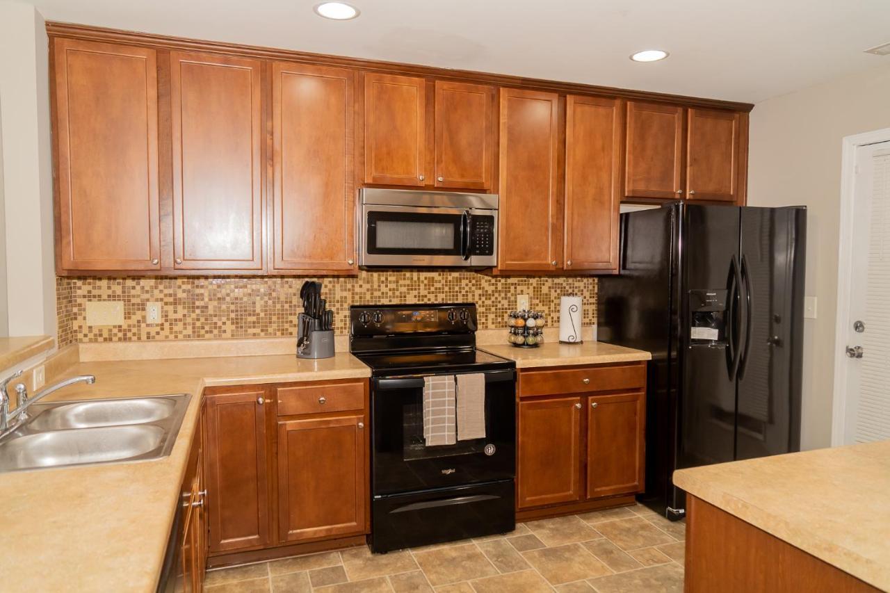 Beautiful Spacious 4 Bedroom House , Sleeps 8+ Raleigh Exterior photo