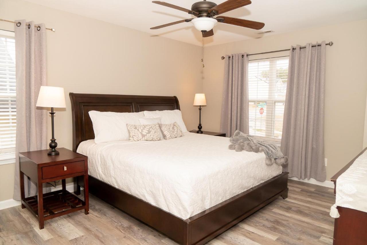 Beautiful Spacious 4 Bedroom House , Sleeps 8+ Raleigh Exterior photo
