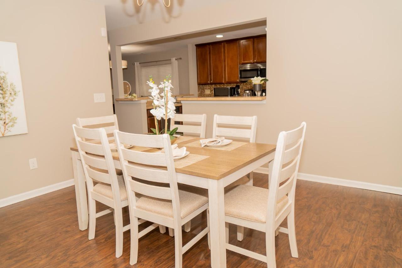 Beautiful Spacious 4 Bedroom House , Sleeps 8+ Raleigh Exterior photo